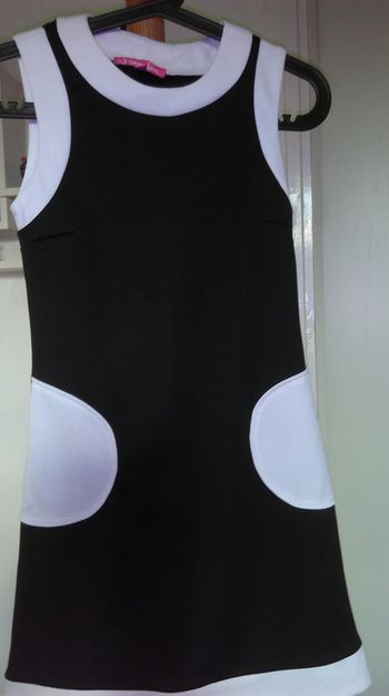 Robe sans manche ni poche