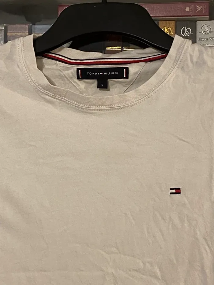lot de 4 tee-shirts ralph lauren levi’s tommy hilfiger taille S - photo numéro 7