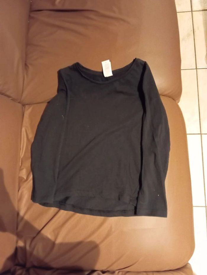 Pull noir manche longue 122/128 cm