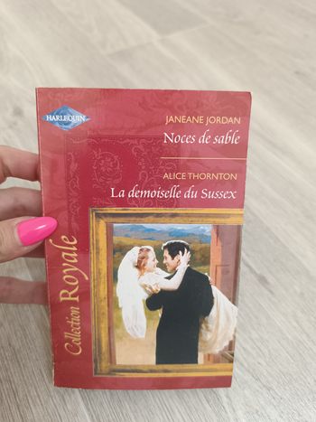 Livre Harlequin collection Royale