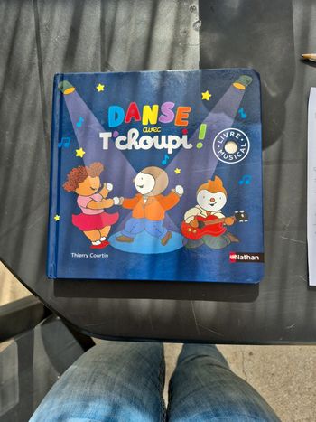 Livre danse avec tchoupi