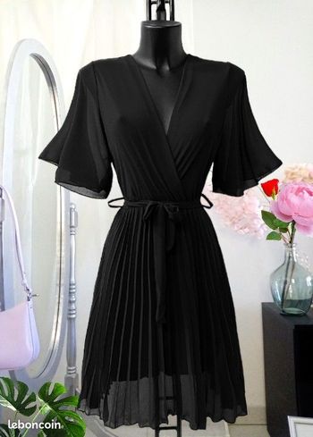 Robe midi plissée noire