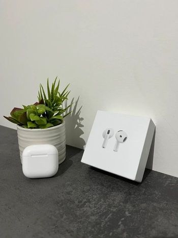 AirPods 4