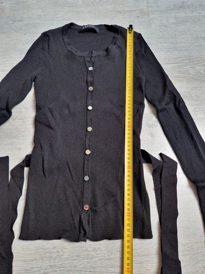 Très joli cardigan Caroll neuf Taille 34 Neuf noir avec boutons argentés