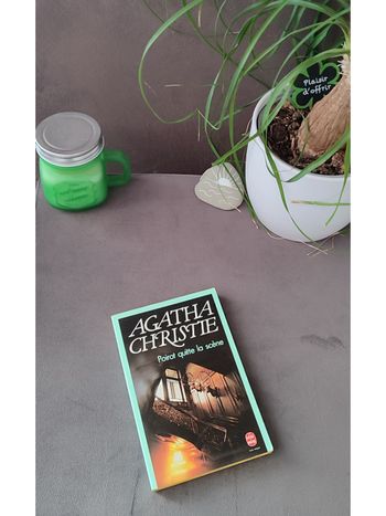 Livre Agatha Christie : Poirot quitte la scène