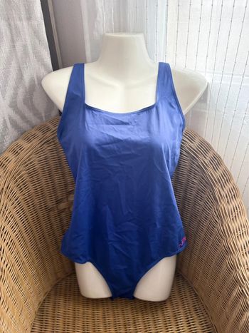 Maillot de bain 1 pièce Nabaiji - bleu - taille 38/40 - en très bon état