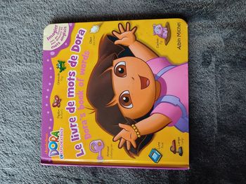 Le livre de mots de dora