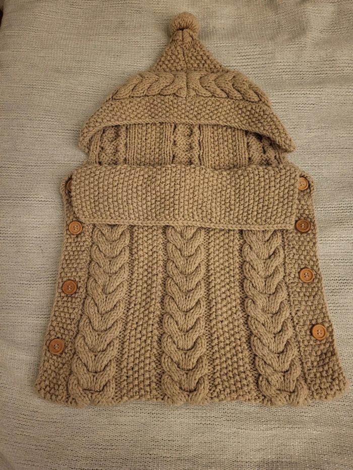 Chancelière en tricot faite main Naissance
