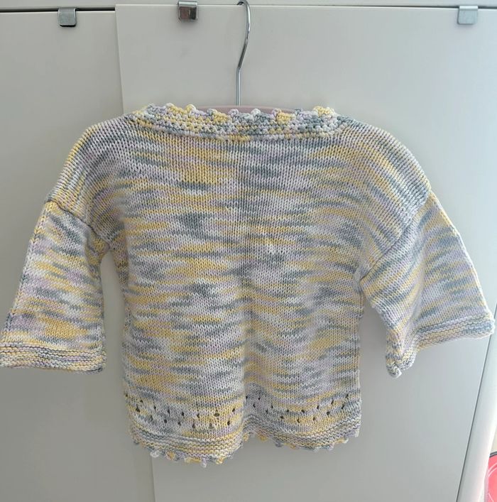 Gilet fait main couleurs pastels - photo numéro 3