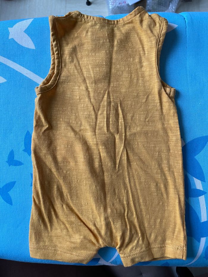 Combinaison Winnie L’Ourson by Kiabi moutarde - 1 mois - photo numéro 2