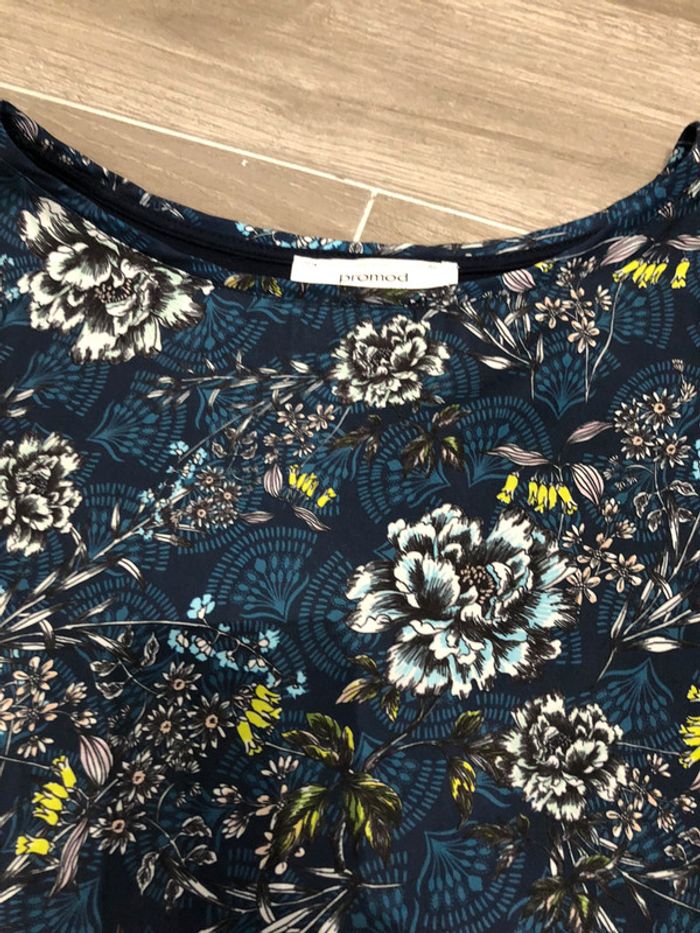 Joli teeshirt bleu à fleurs Promod taille M - photo numéro 2