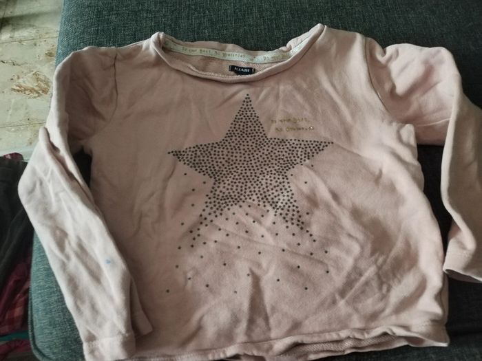 Pull rose pâle