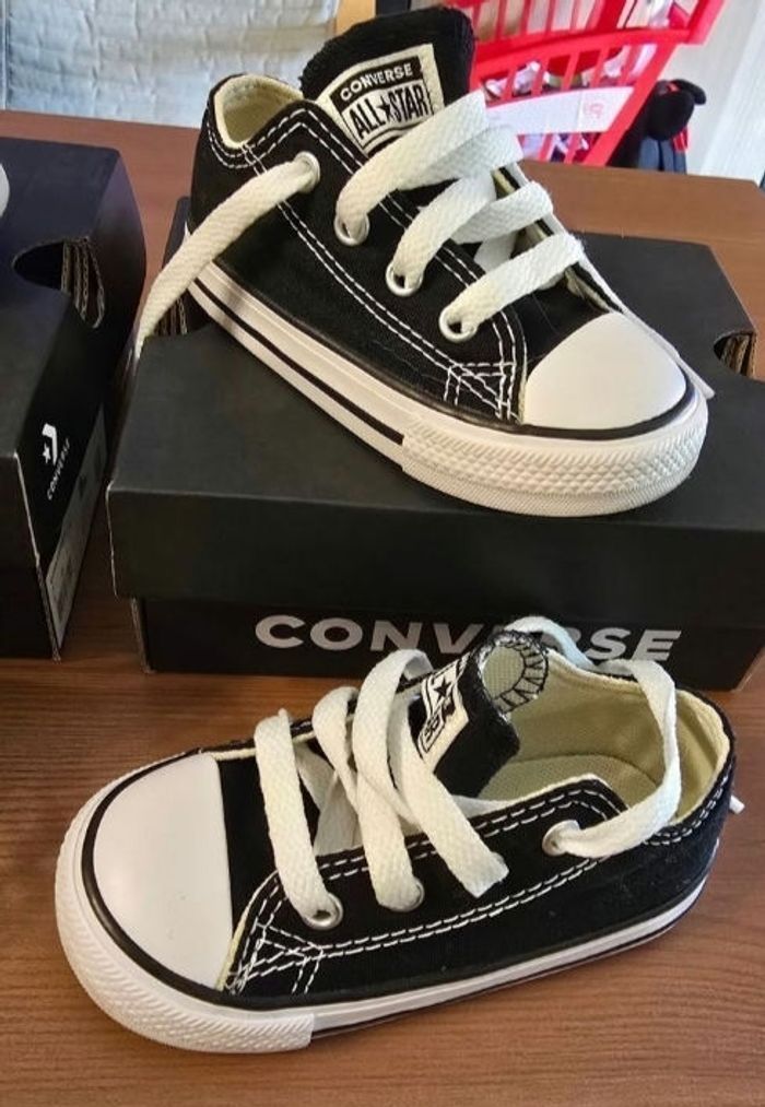 (Mises 1h!!!) 🥰🤩 baskets CONVERSES Pointure 22 unisex 🤩🥰