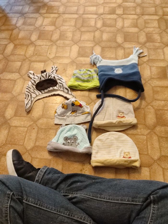 Lot 7 bonnets 3/6 mois