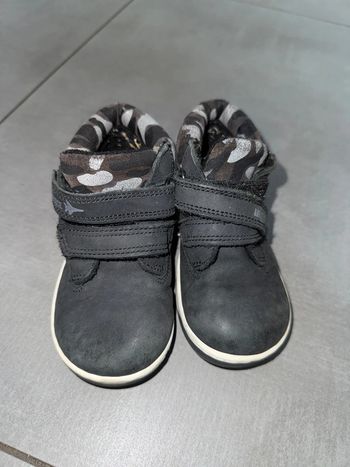 Chaussure air force enfant taille 23