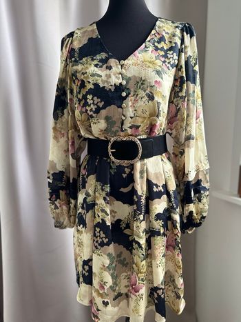 Robe mi longue taille 40 ( vendu sans ceinture )