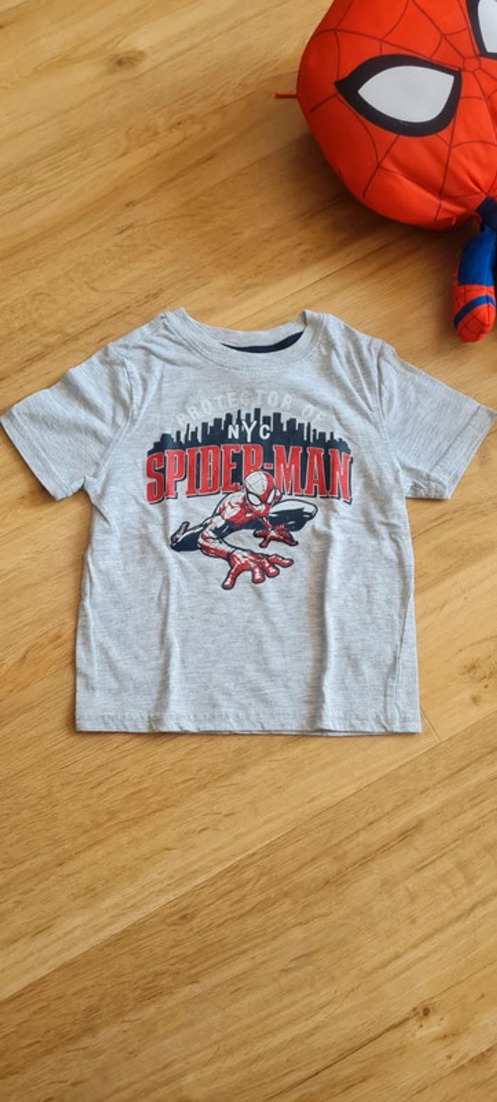 t shirt spider man - photo numéro 2
