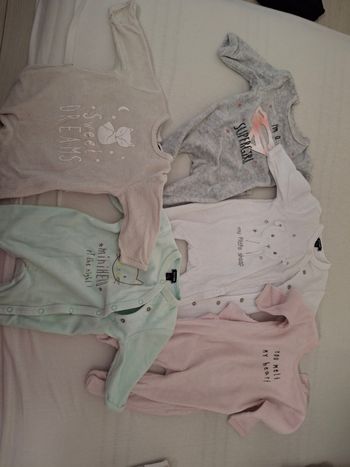 1 mois filles