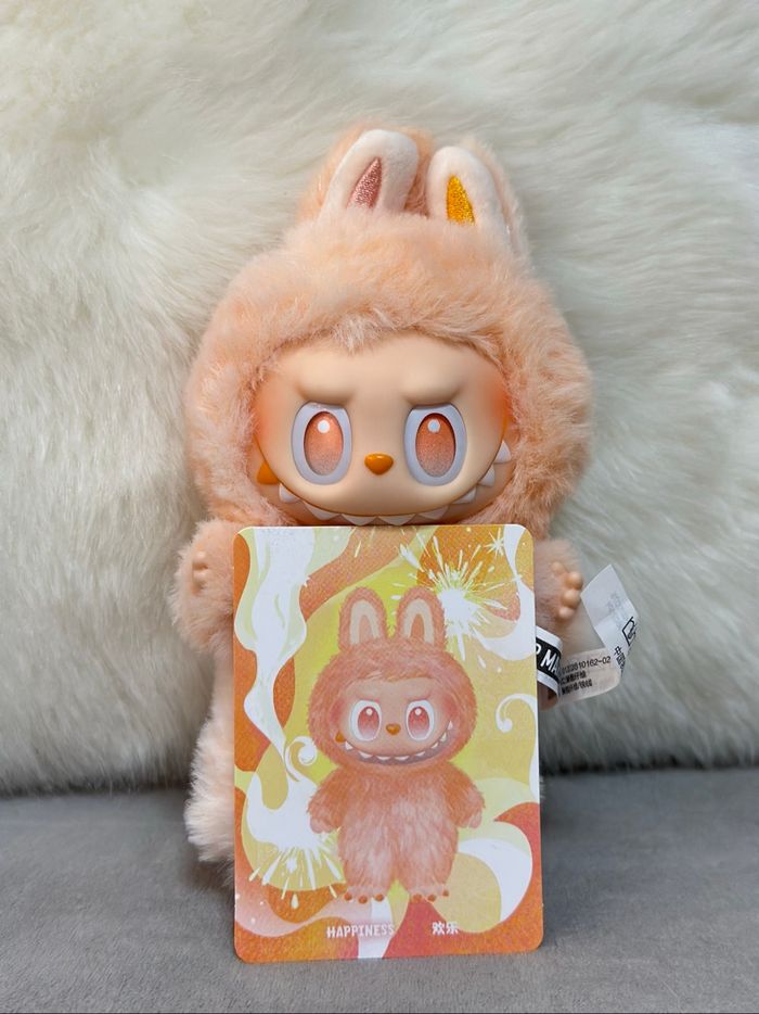 Labubu Big Into Energy The monsters happiness beige - photo numéro 2