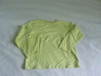 T . shirt , T . 12 ans