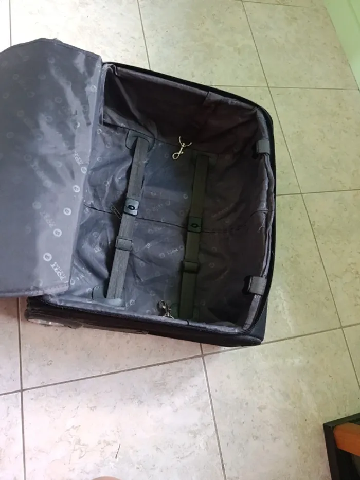 Valise a roulettes - photo numéro 11