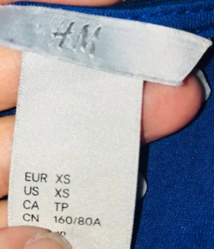 Haut bleu roi col benitier xs h&m - photo numéro 2