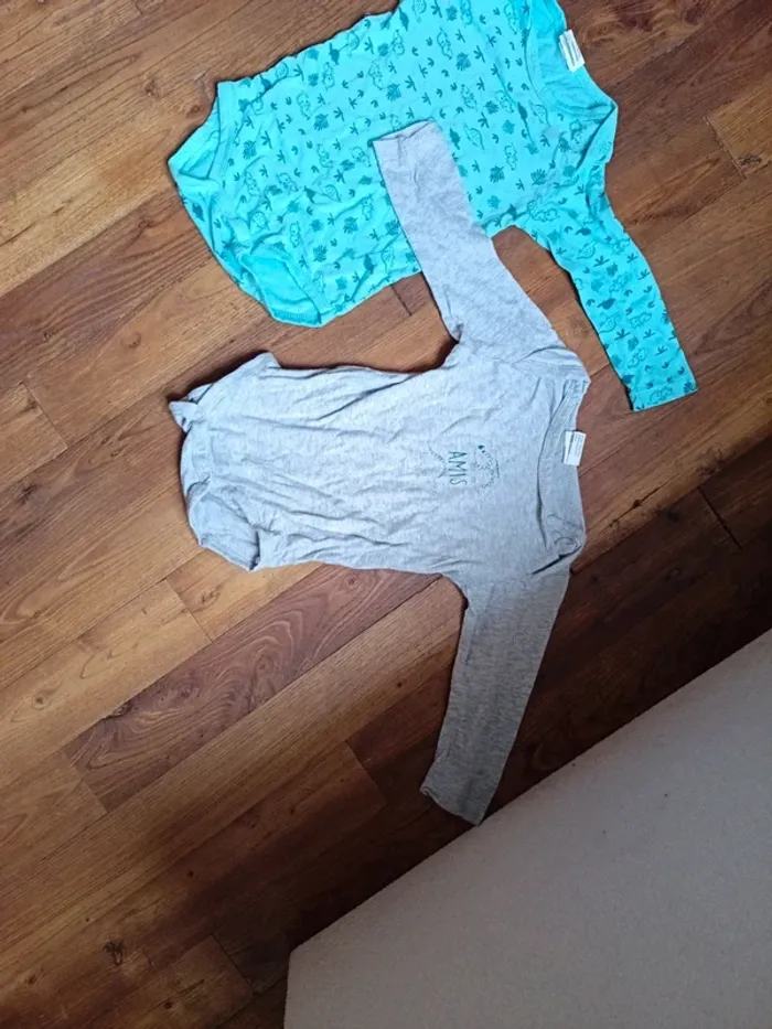 Lot de 2  bodies garçon - photo numéro 2