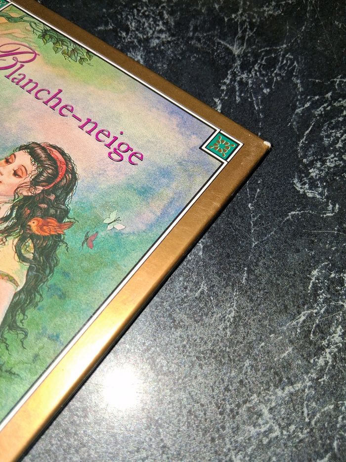 Petit livre enfant Blanche neige/ ancien 1996 - photo numéro 2