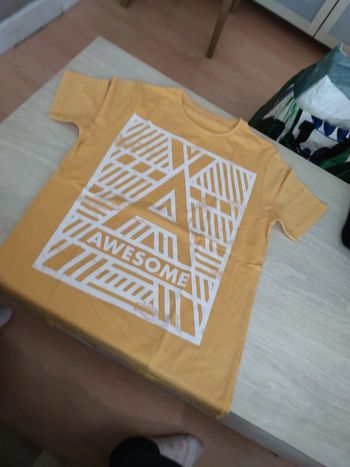 Tee shirt moutarde Gémo forme géométrique 16 ans