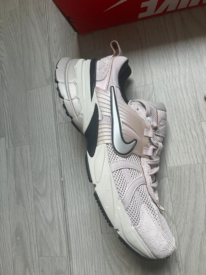 Chaussure Nike v2k run - photo numéro 2