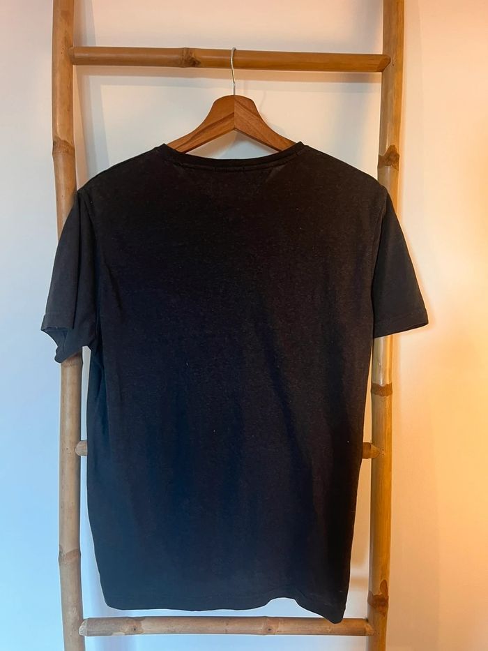 T-shirt gris foncé - photo numéro 2