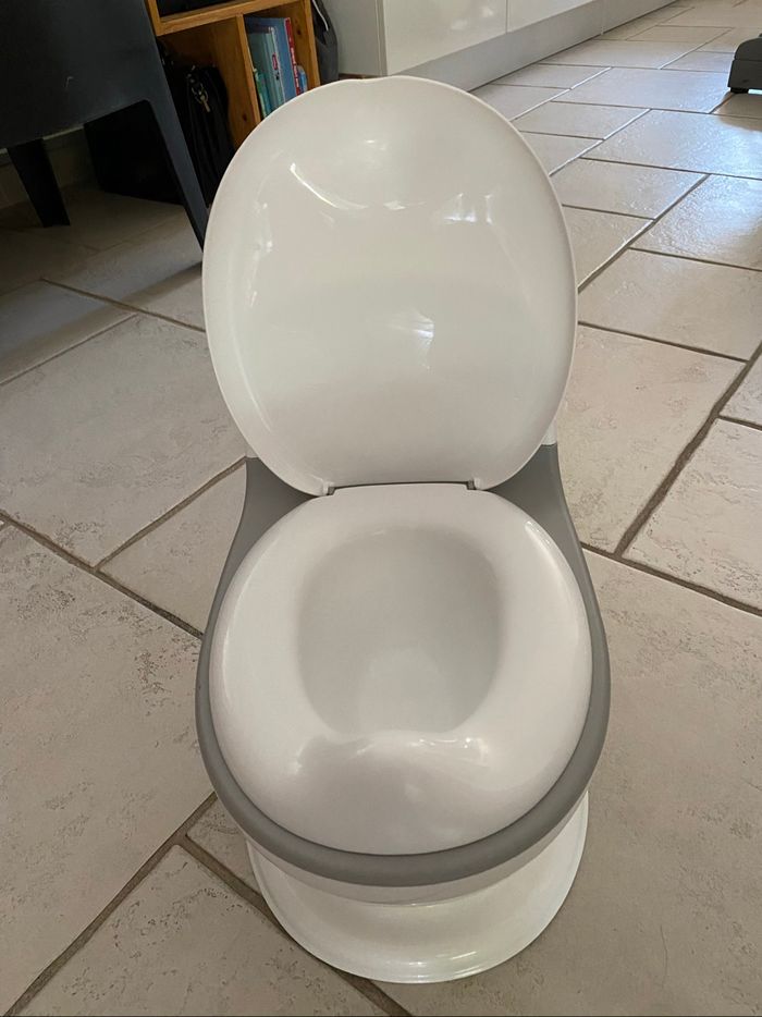 Pot toilettes - photo numéro 2