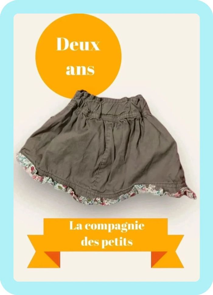 Jupe courte taille 2 ans marque compagnie des petits en très bon état. - photo numéro 2