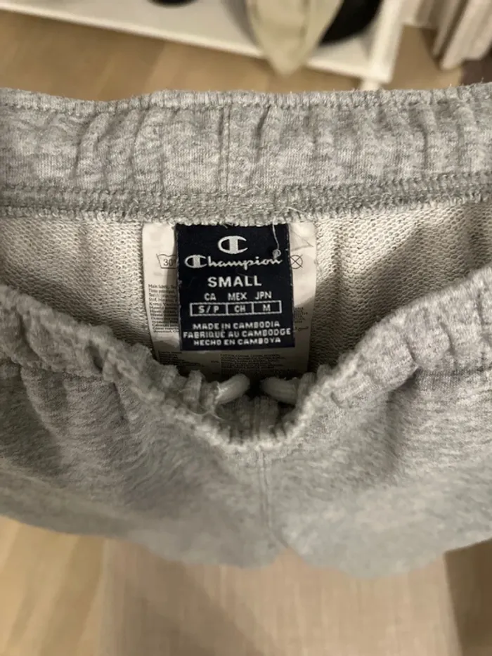 Short 🩳 Champion taille S - photo numéro 2