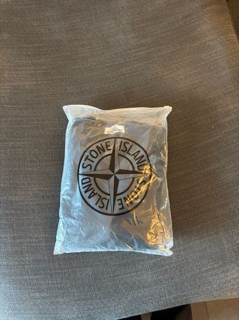 Pull stone island