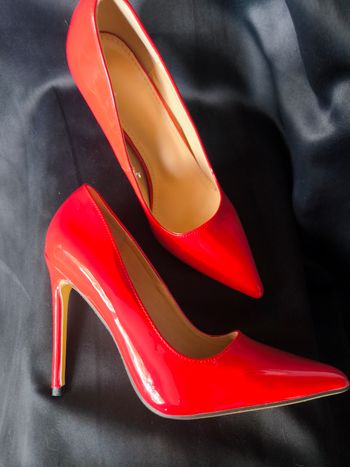 Escarpins stilleto rouge vernis taille 38 neufs