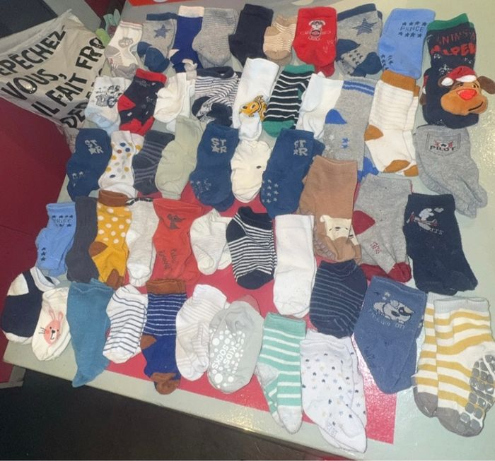 Gros lots de 50 chaussettes bébé de toutes tailles - photo numéro 3