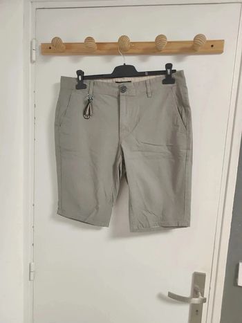 Short motif rayé