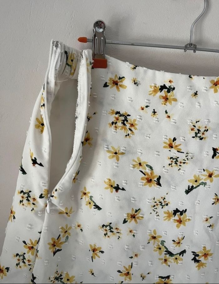 Jupe short d’été blanc à fleurs - photo numéro 6