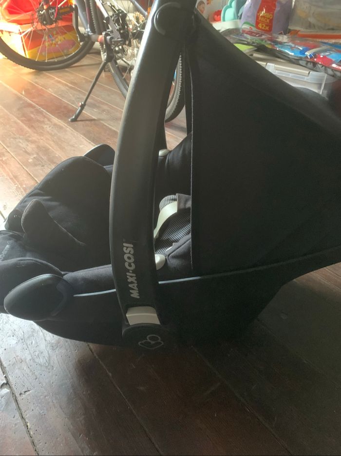 Pack cosi+siège auto+base isofix+adaptateur+poussette quiny zapp 2 - photo numéro 2
