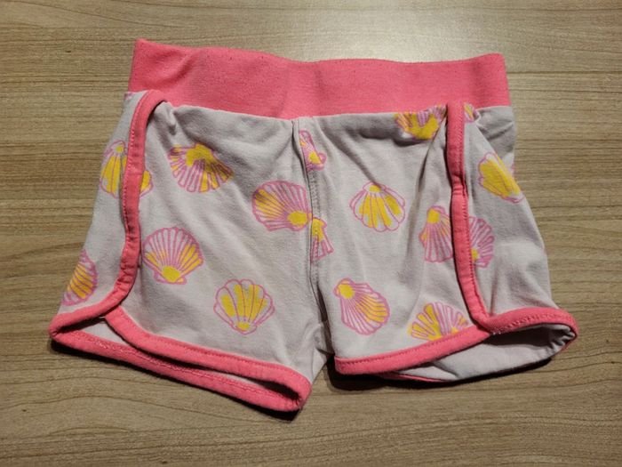 Short taille 12 mois (74 cm)