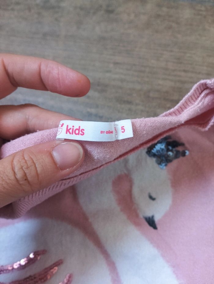 Pull Fille 5 ans Cygne sequins Gémo - photo numéro 2