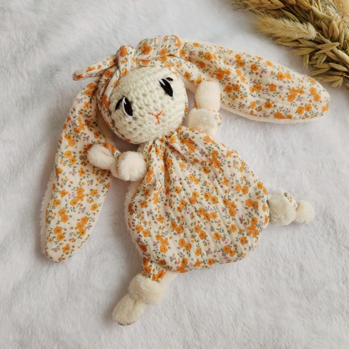 Gabin le Lapin doudou en crochet plat - photo numéro 2