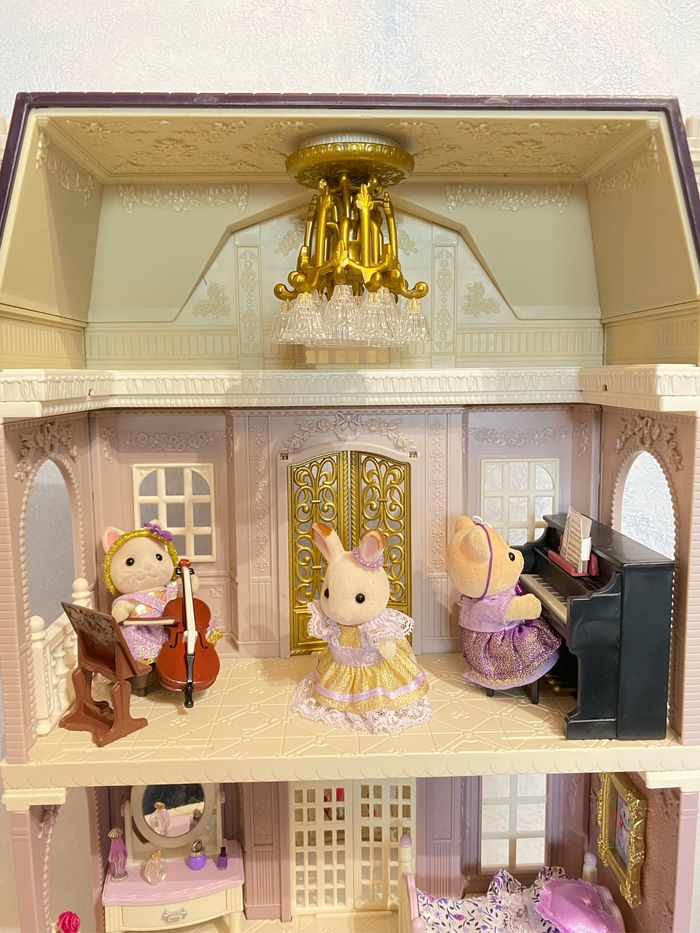 Maison de ville, manoir violet, Sylvanian, atelier de design, princesse, violoncelle, piano - photo numéro 7