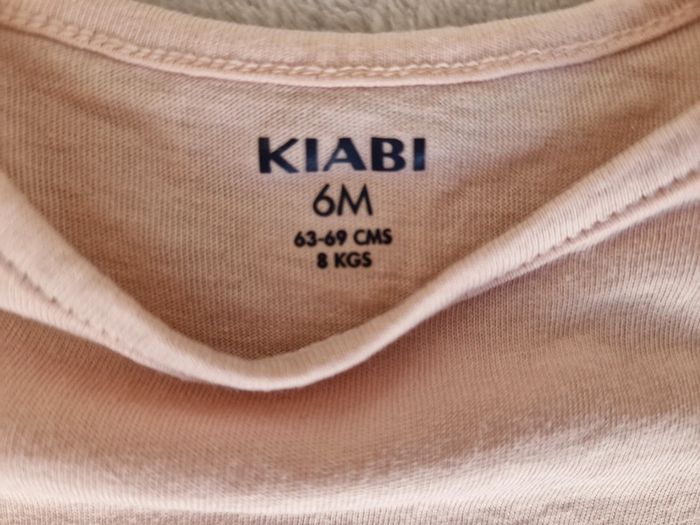 Ensemble 6M été fille kiabi (neuf) :
T-shirt + short + chapeau + chaussures - photo numéro 10
