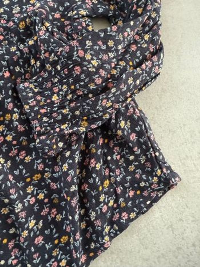 Blouse 4 ans Kiabi motif fleuri bleu marine - photo numéro 2