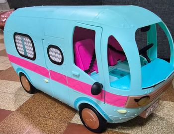 Camping car poupée lol