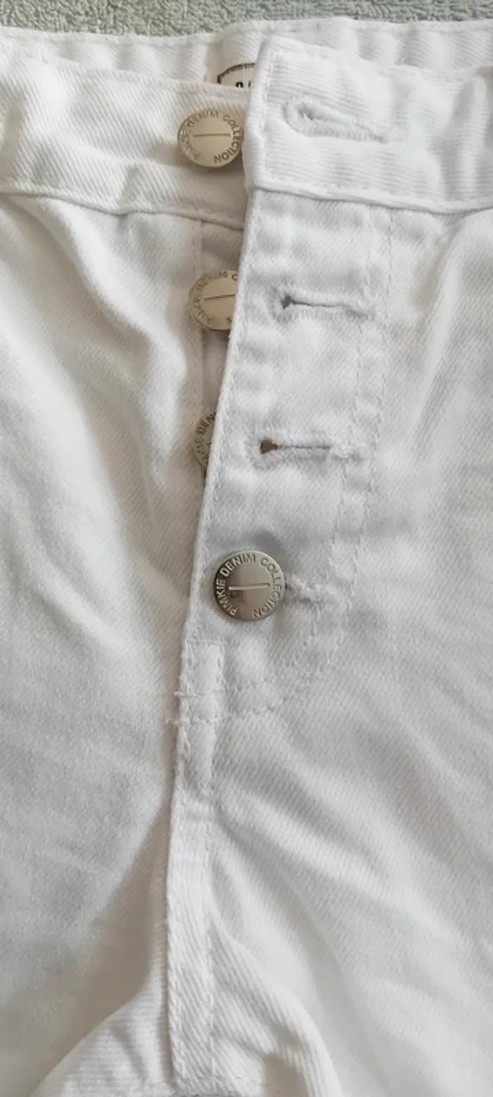 Très joli petit short en jean blanc pimkie taille 34 - photo numéro 5