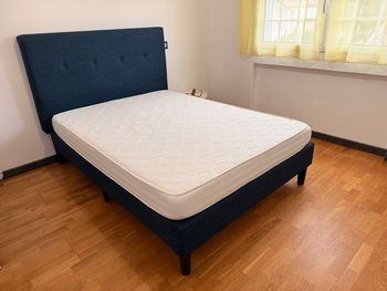 Lit + sommier + matelas 140x190cm