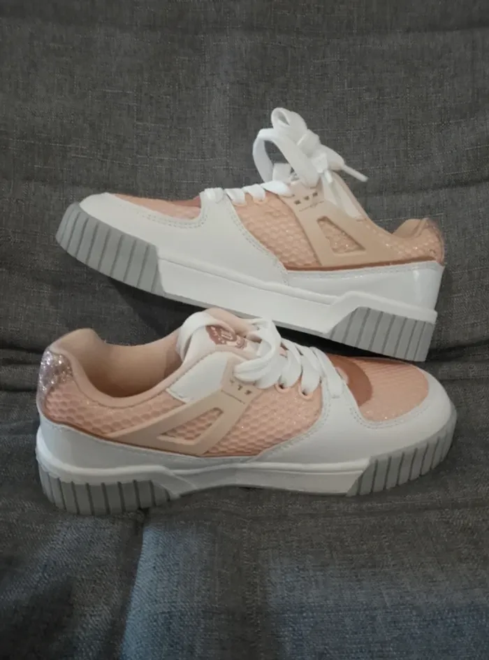 Chaussures neuves Baskets à lacets - Fille - 33 - photo numéro 7